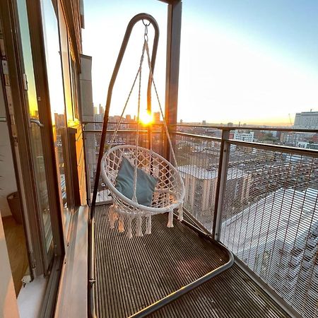 Whitechapel Two Bedroom Luxury Apartment - Free Private Parking - City Views London Exterior photo