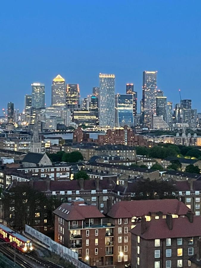 Whitechapel Two Bedroom Luxury Apartment - Free Private Parking - City Views London Exterior photo