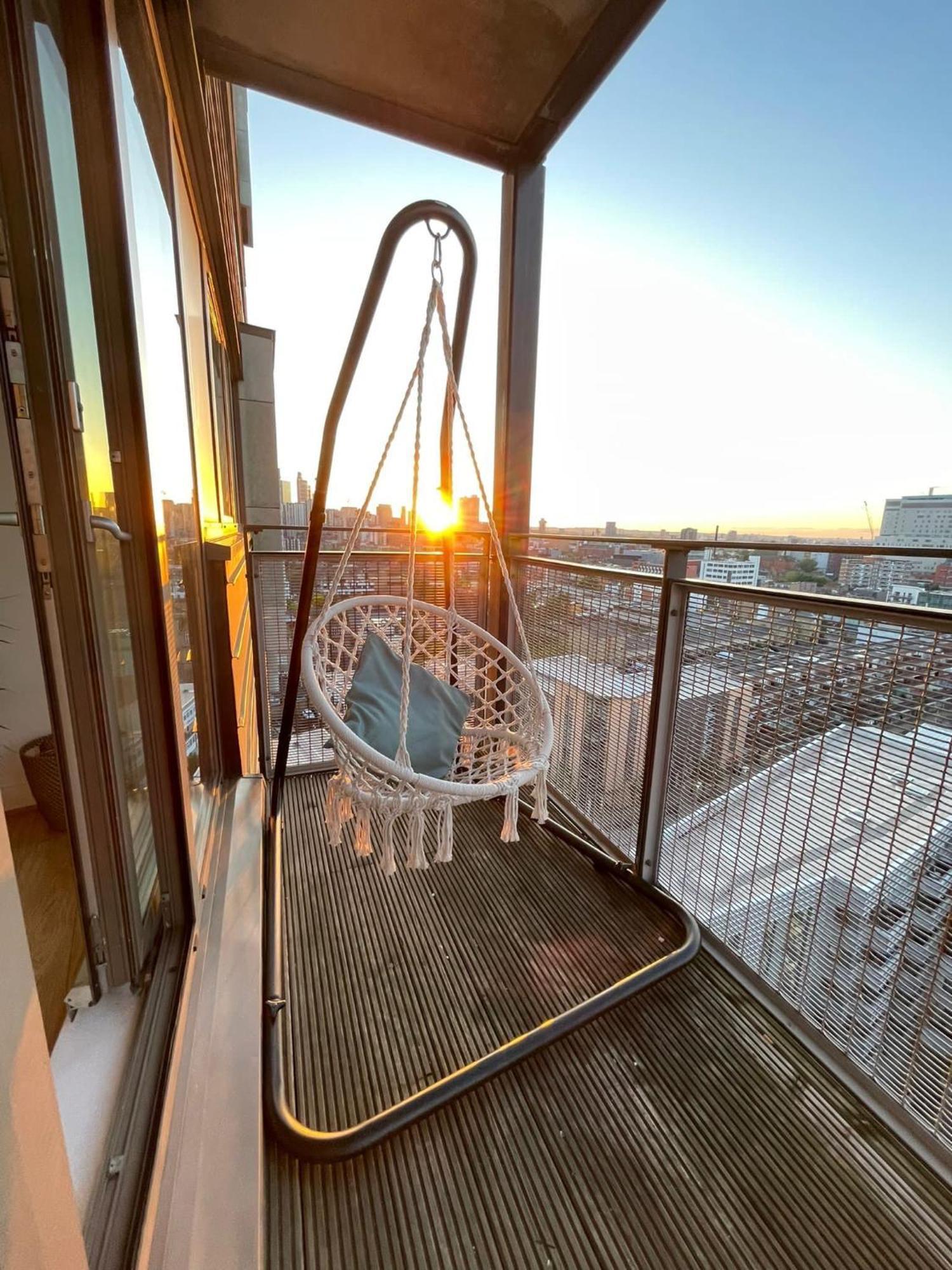 Whitechapel Two Bedroom Luxury Apartment - Free Private Parking - City Views London Exterior photo